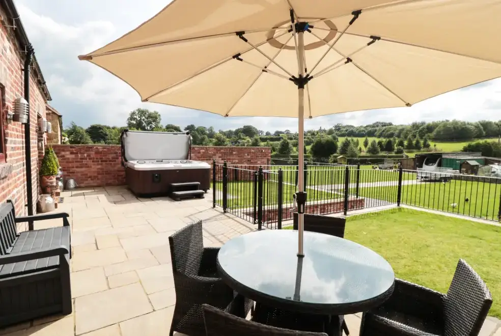Private Hot Tub at Manor Barn