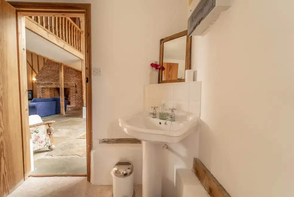 Ensuite bathroom at Manor Farm Barn