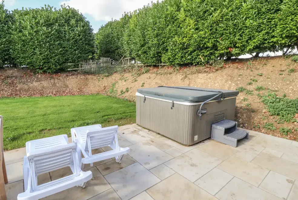 Private Hot Tub at Maple Lodge