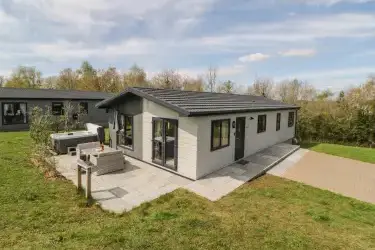 Meadow Lodge, Lifton, Devon