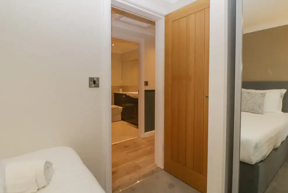 Ensuite bathroom at Meadow Lodge