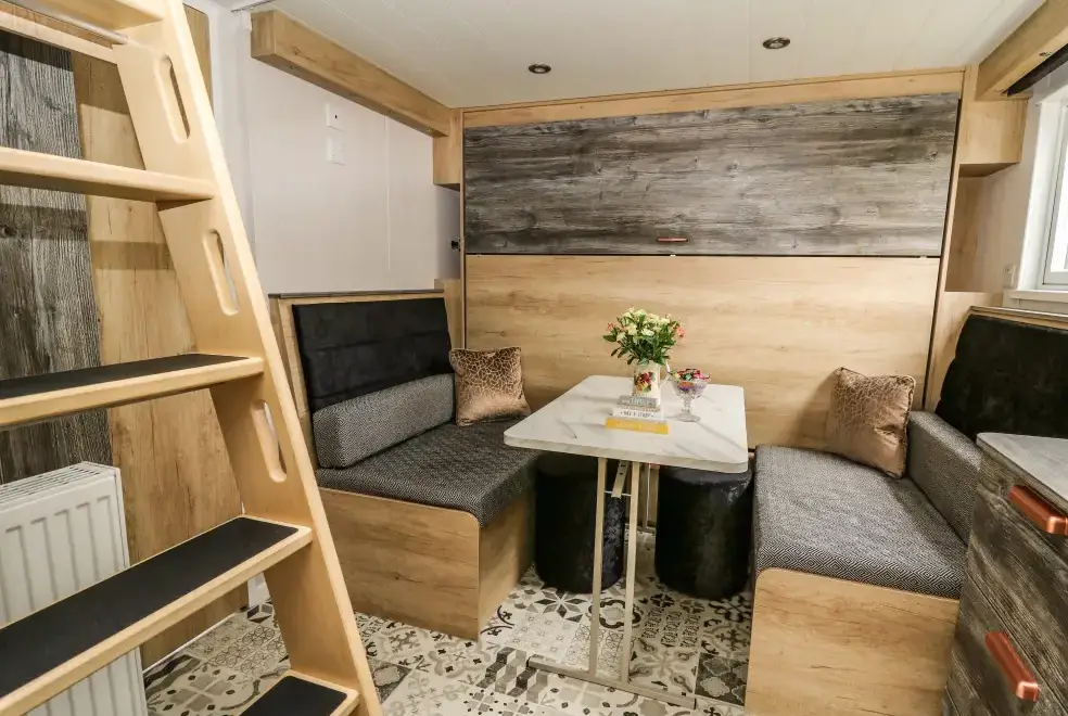 Lounge at Meadow Retreat