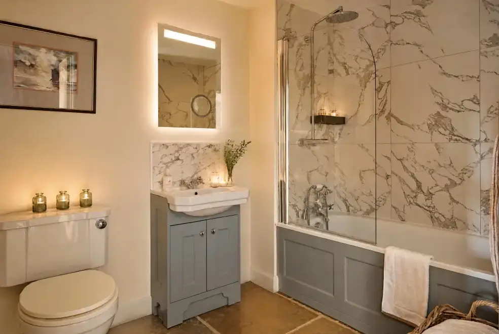 Family bathroom at Meadow View