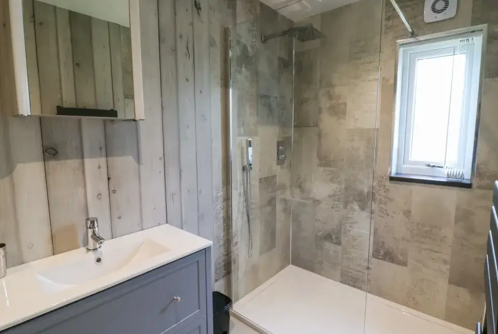 Shower room at Meadowbank Lodge