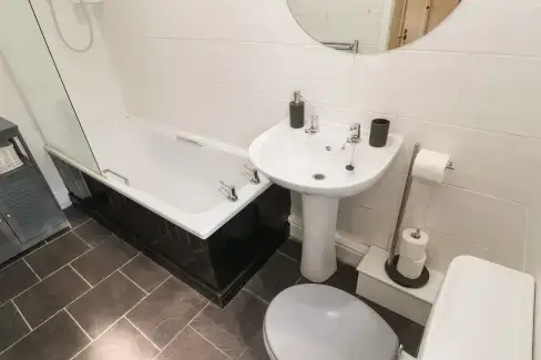 Family bathroom at Meadows Edge, County Durham