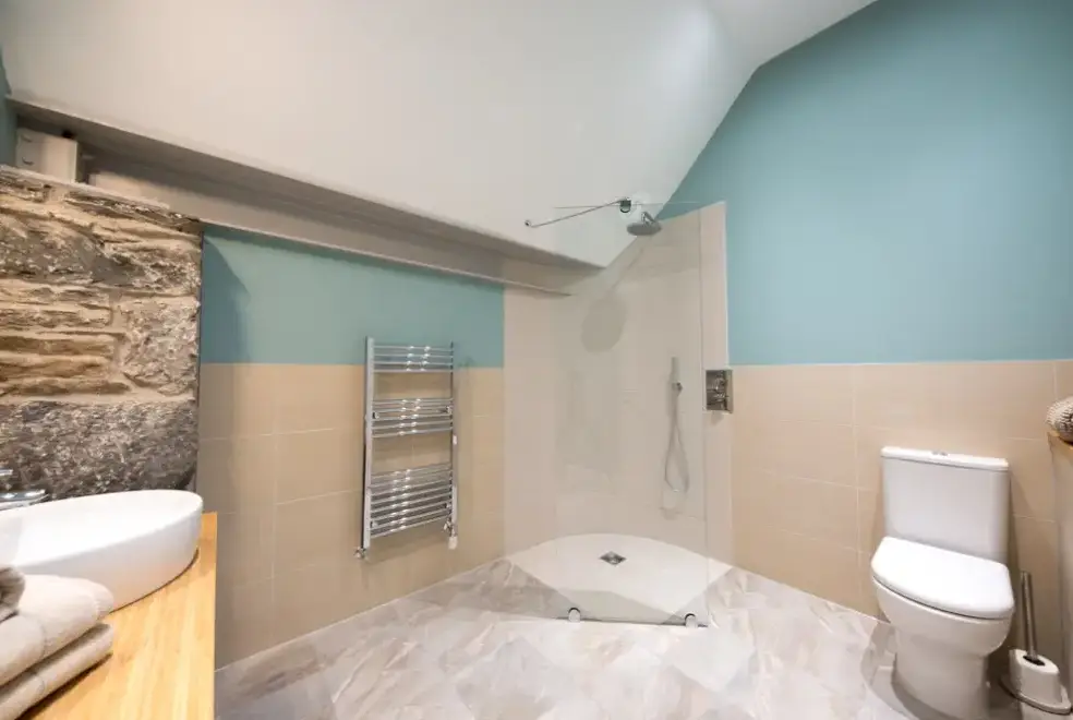 Shower room at Menzies Steading