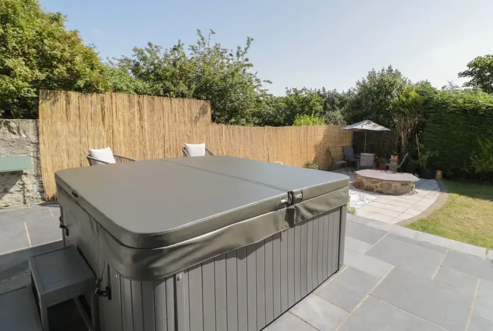 Private Hot Tub at Monarfon