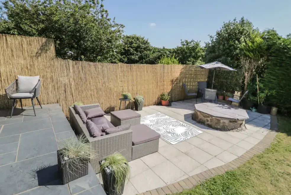 Patio area at Monarfon