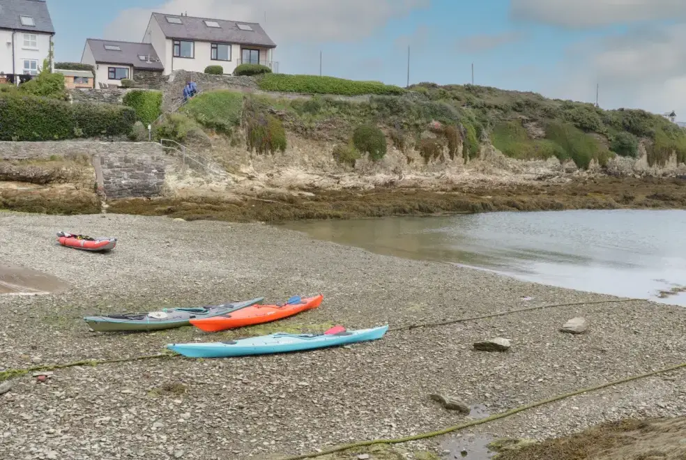 Coastal scenes near Monarfon