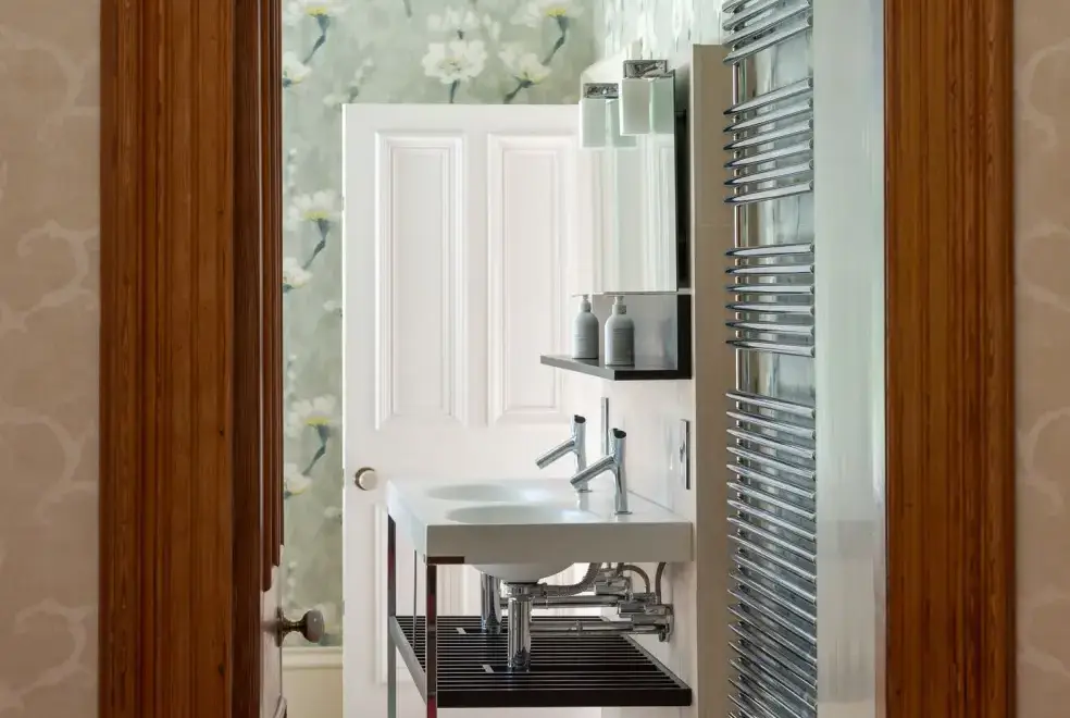 Ensuite bathroom at Moorlands Manor