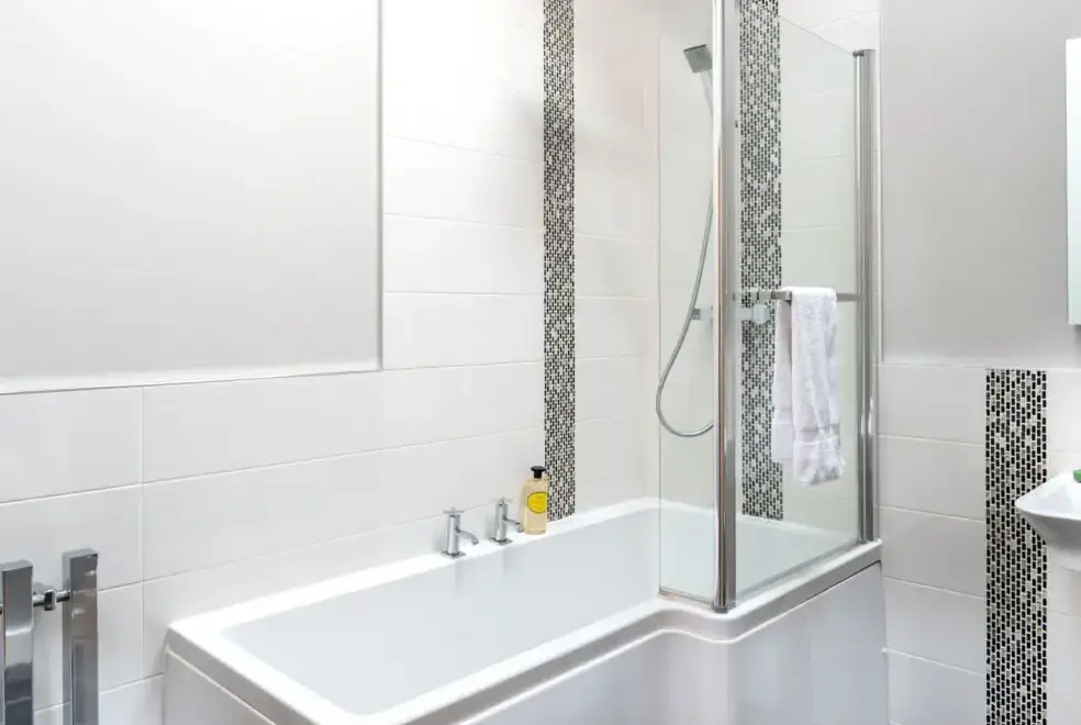 Family bathroom at Moorlands Manor