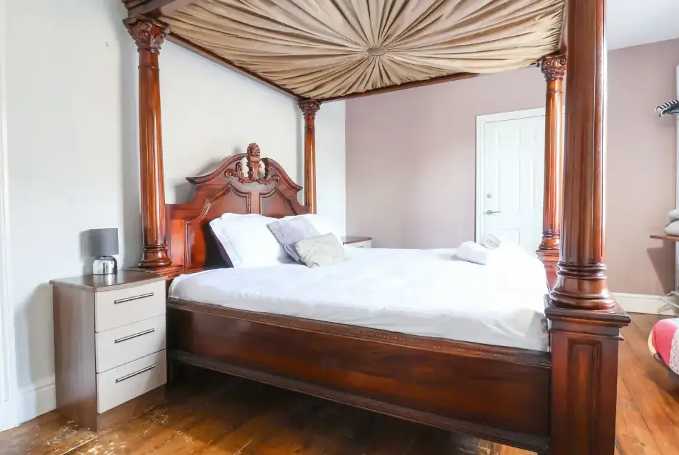 Bedroom at Mountain View House