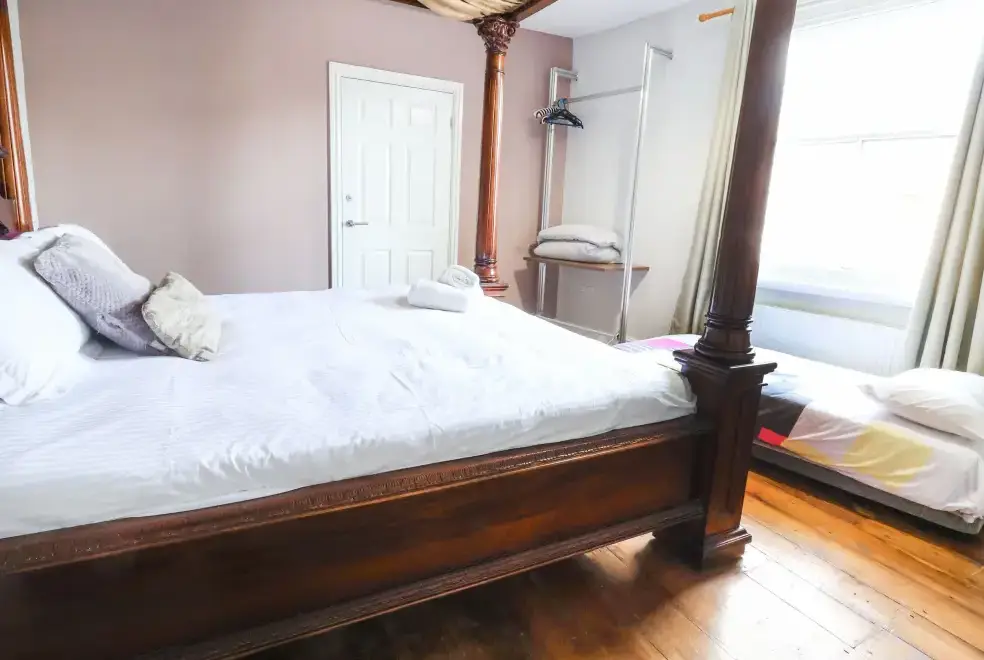 Bedroom at Mountain View House