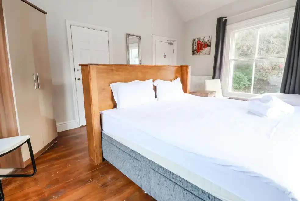 Bedroom at Mountain View House