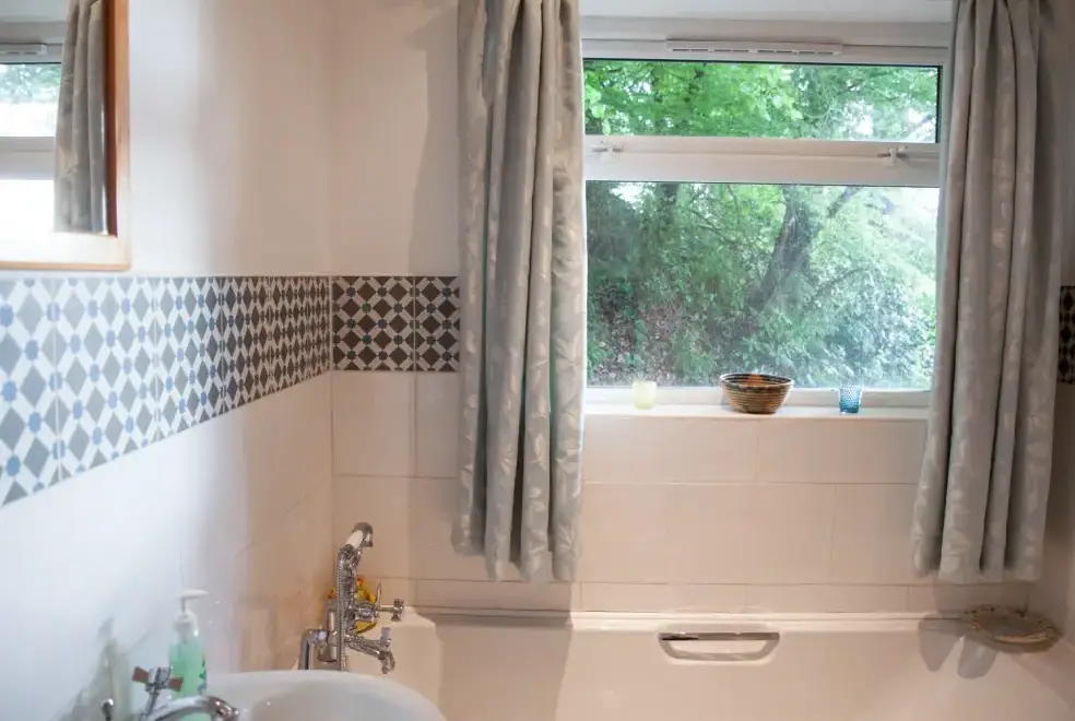 Family bathroom at Mr McGregors' Cottage