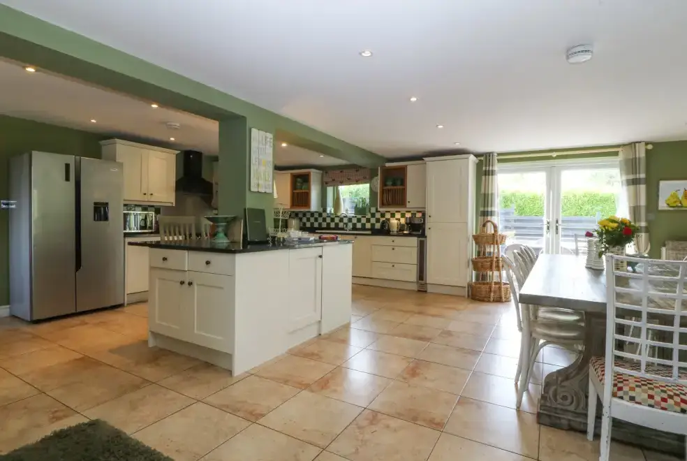 Kitchen/diner at Nant-yr-Rhedyn