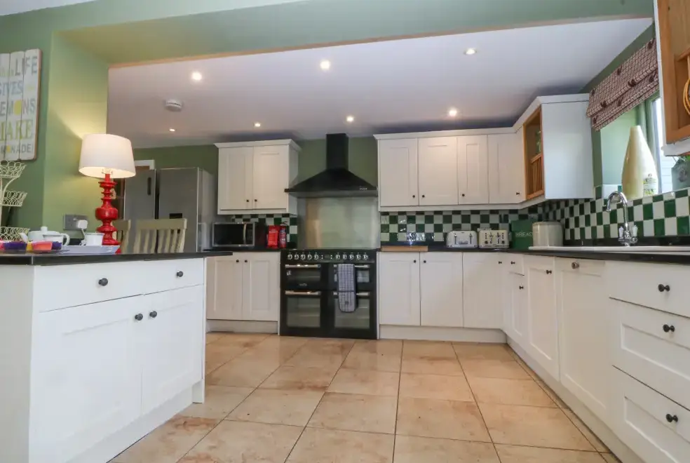 Kitchen/diner at Nant-yr-Rhedyn