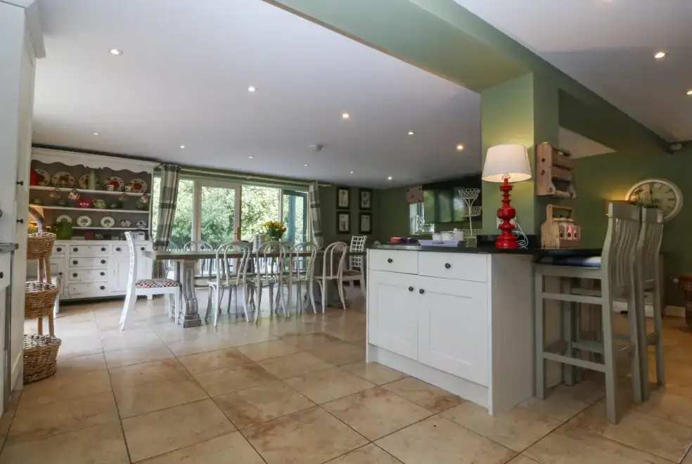 Kitchen/diner at Nant-yr-Rhedyn