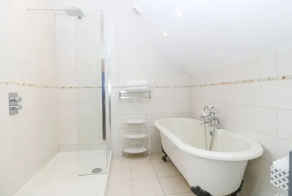 Family bathroom at Nant-yr-Rhedyn