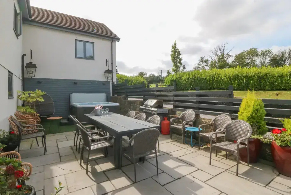 Patio area at Nant-yr-Rhedyn
