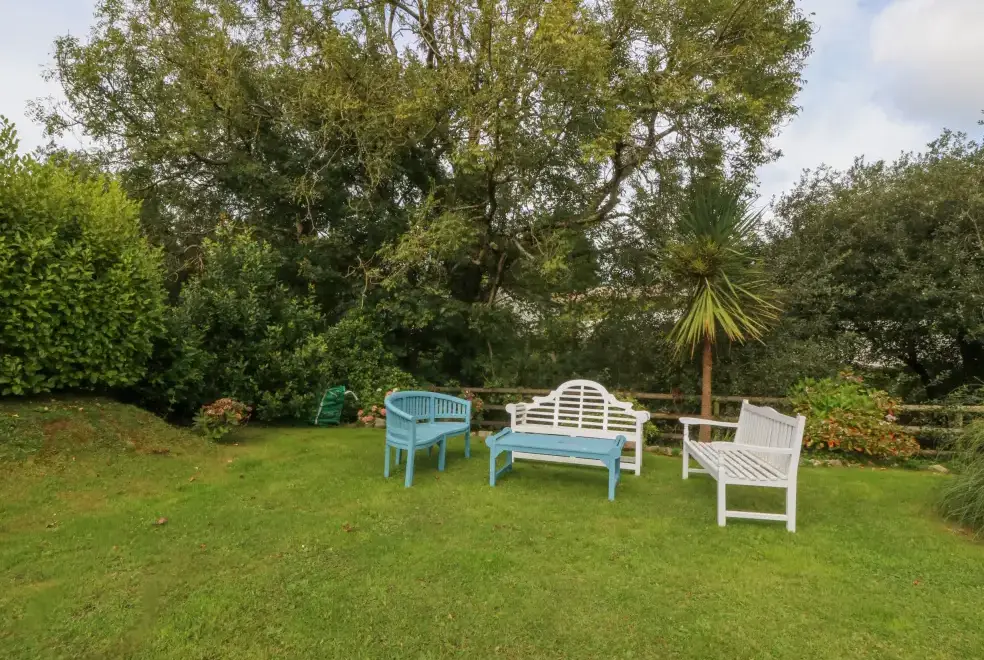 Garden furniture at Nant-yr-Rhedyn
