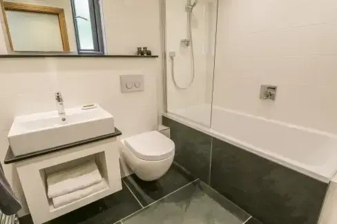 Family bathroom at Neddy Cut Lodge, Cumbria