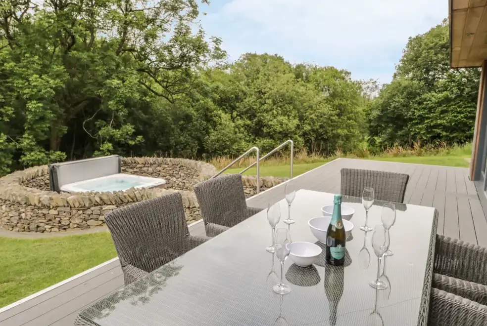Decked area at Neddy Cut Lodge