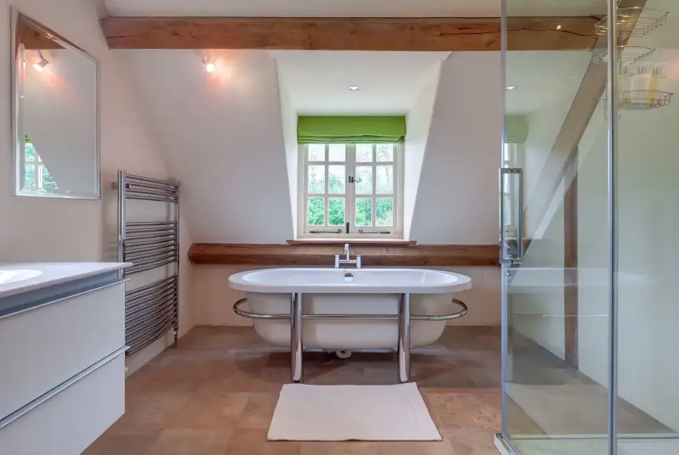 Ensuite bathroom at New Yatt Farm