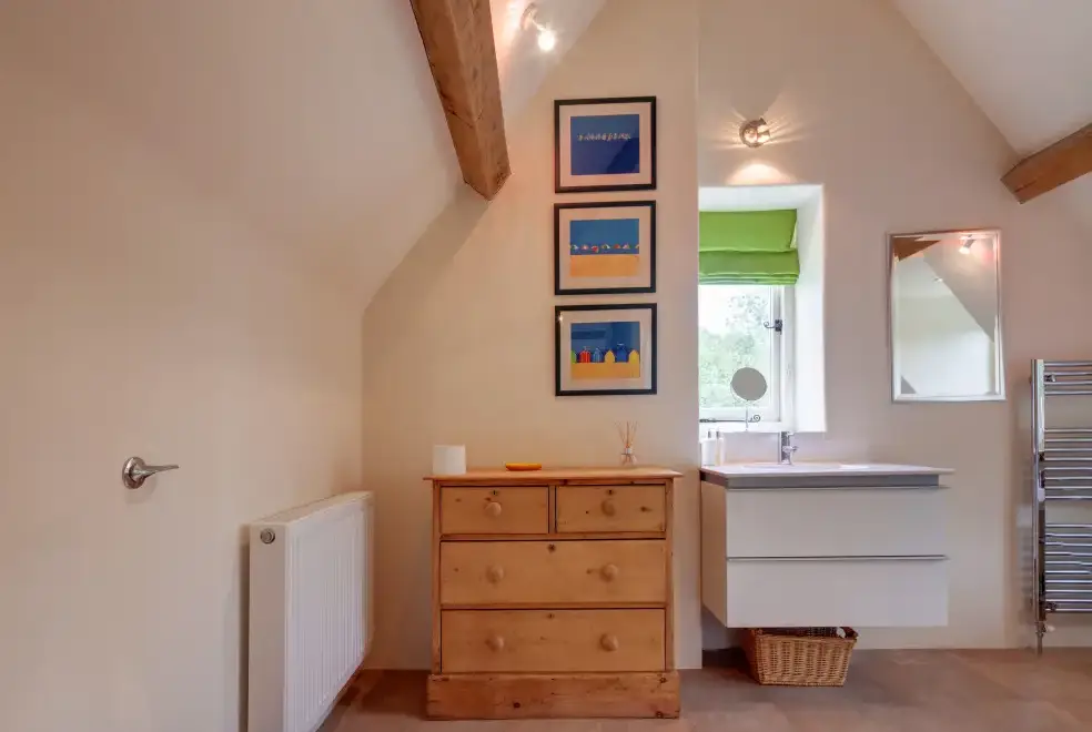 Ensuite bathroom at New Yatt Farm