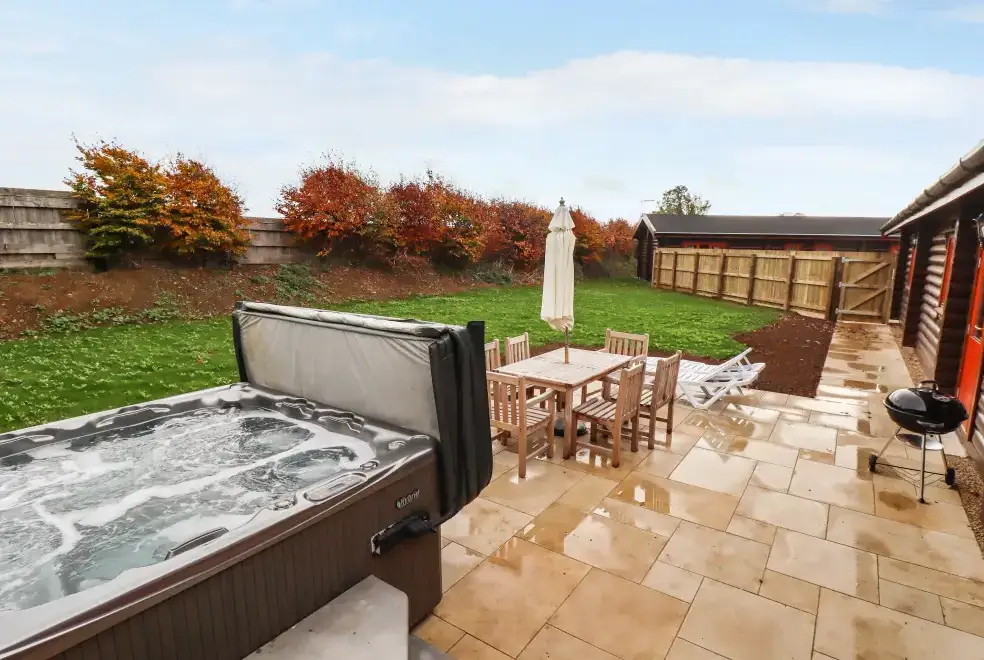 Private Hot Tub at Oak Lodge