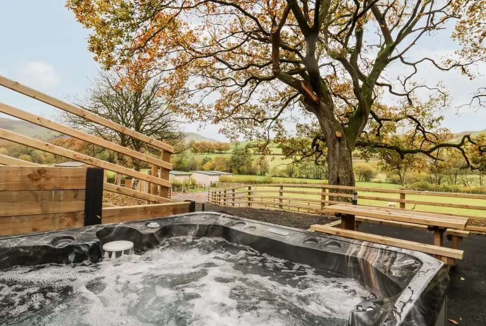 Private Hot Tub at Oak Tree View