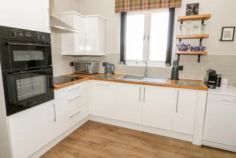 Well equipped kitchen at Oakwood Rural Cottage, North Wales