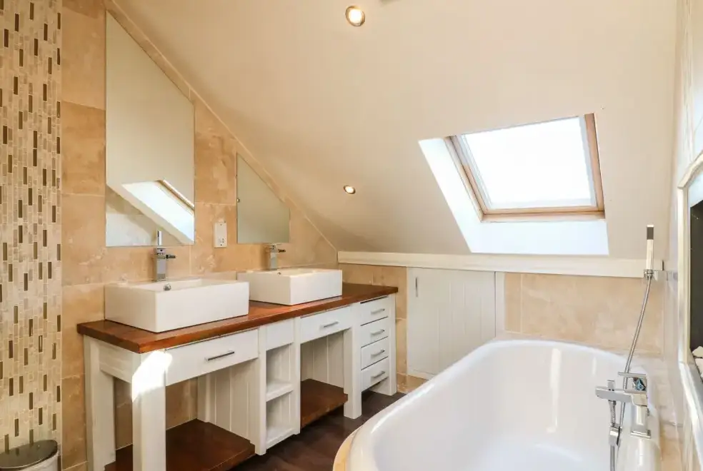 Ensuite bathroom at Old Byres