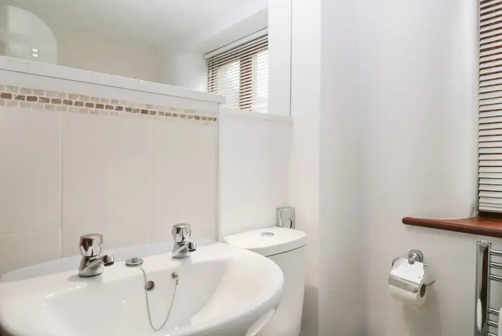 Ensuite bathroom at Old Byres