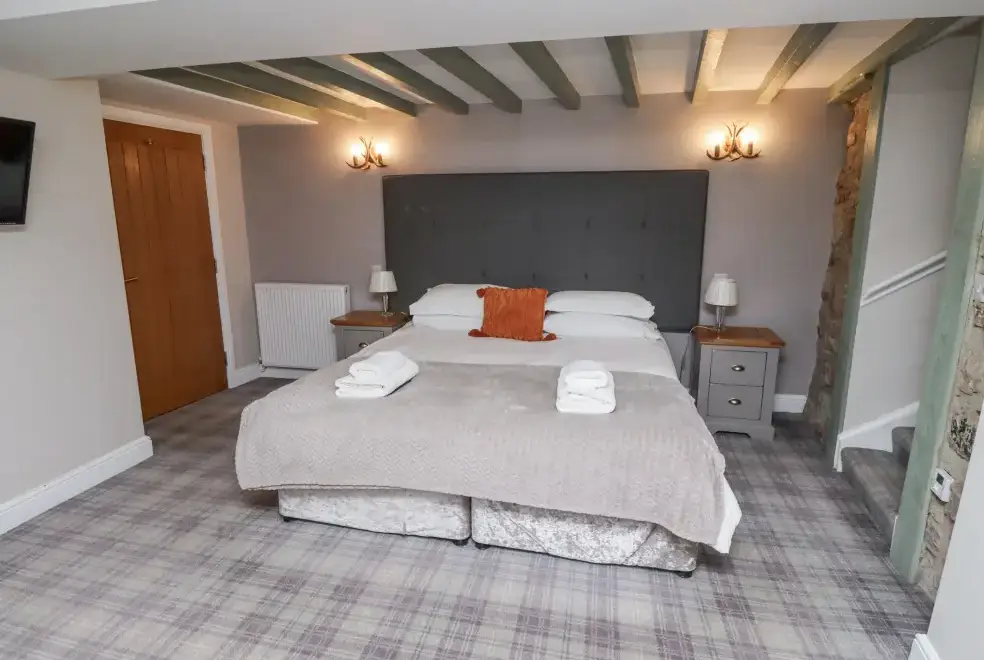 Bedroom at Old Mill (Lucker)