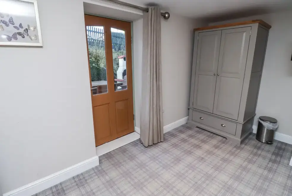 Hallway at Old Mill (Lucker)