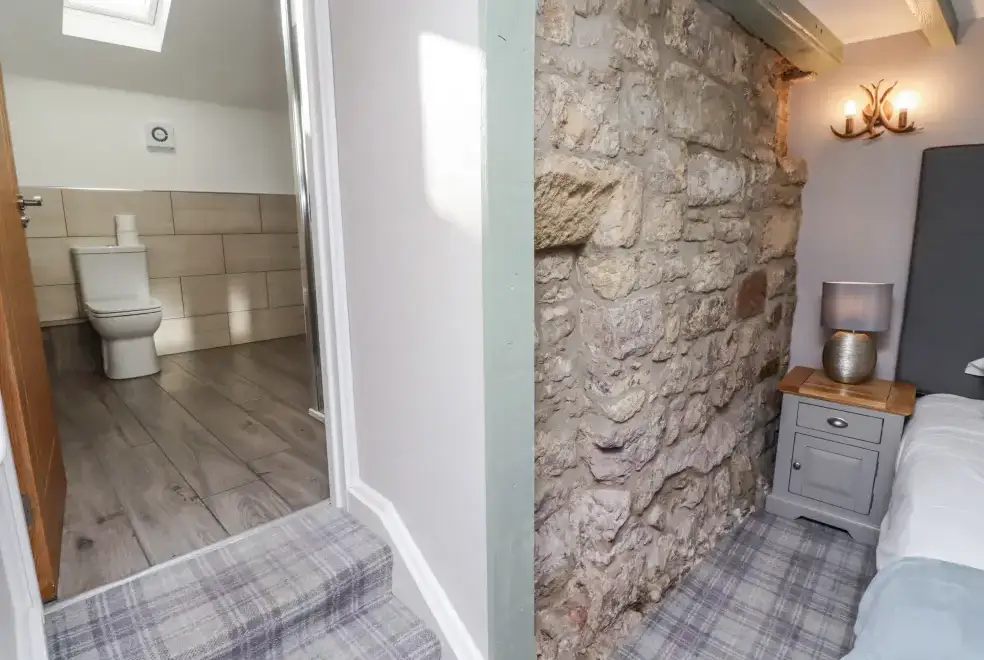 Bedroom at Old Mill (Lucker)