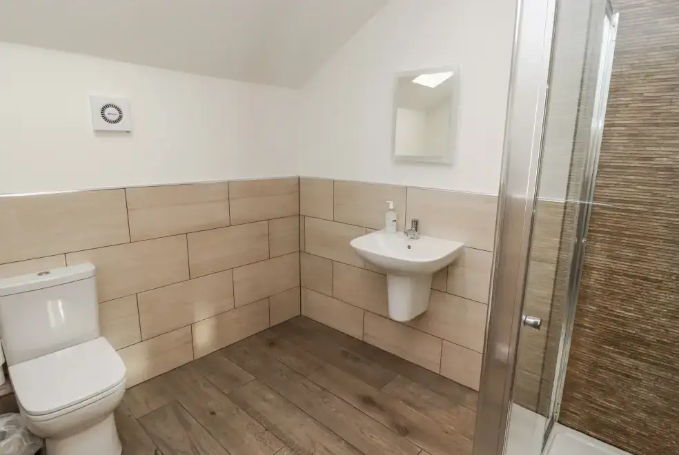 Shower room at Old Mill (Lucker)