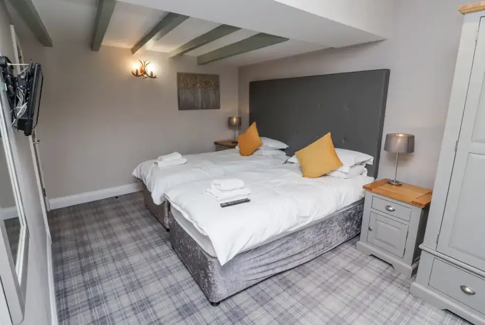 Bedroom at Old Mill (Lucker)