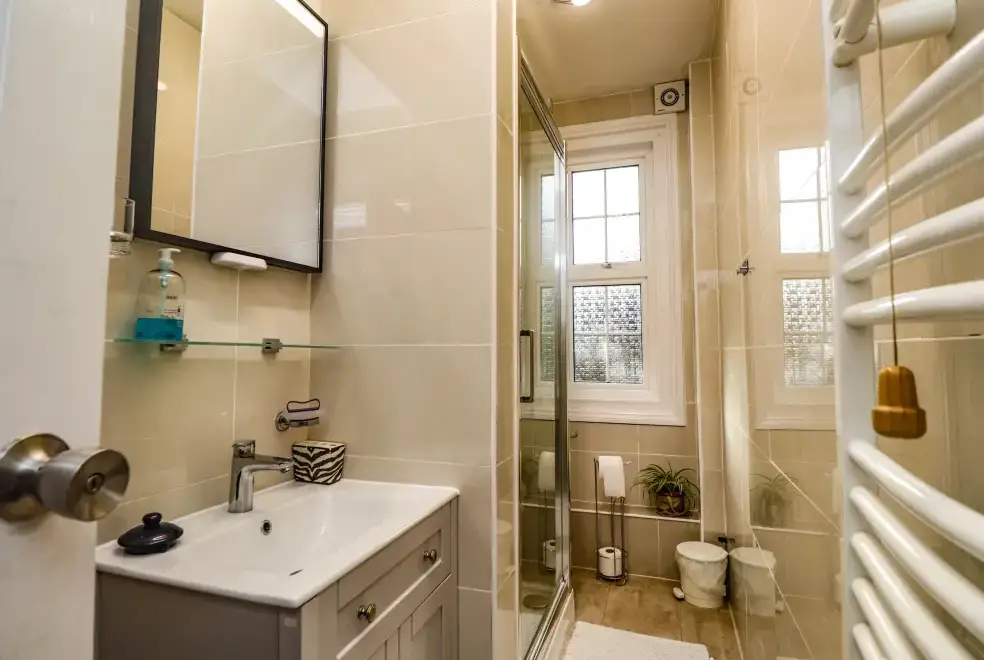 Shower room at Old Post Office