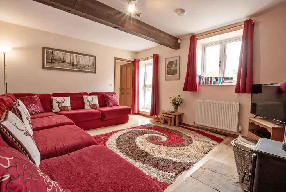 Lounge at Oliver's Mill with shared Indoor Pool, Sports Court & Play Area