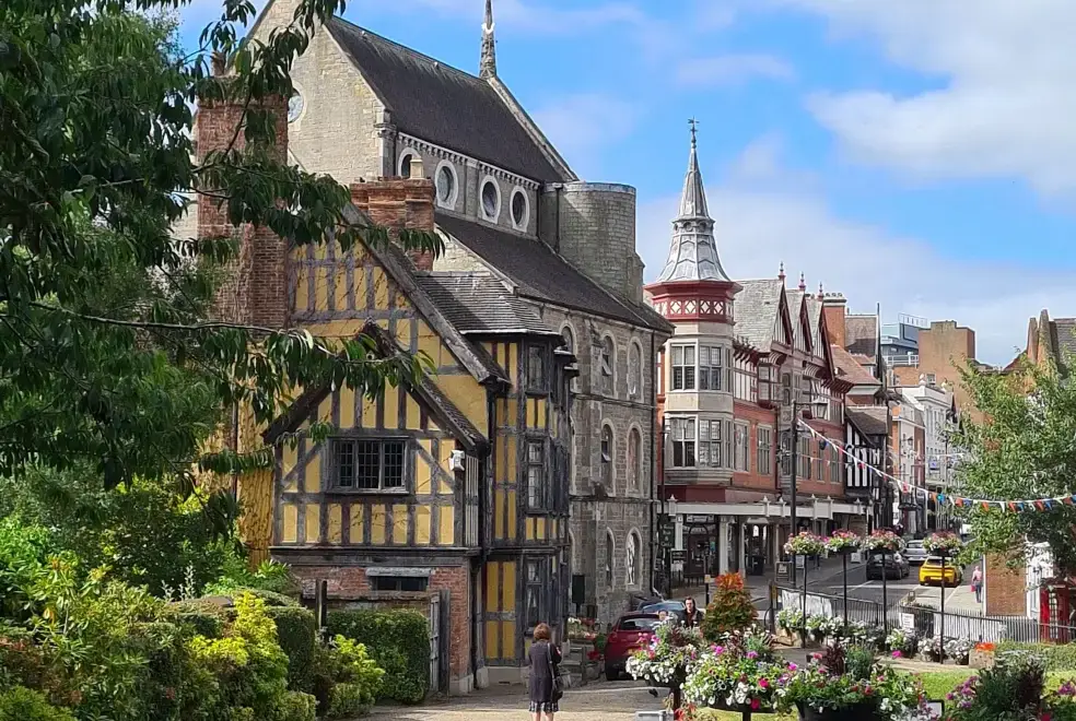 Surrounding area near Oliver's Mill with shared Indoor Pool, Sports Court & Play Area