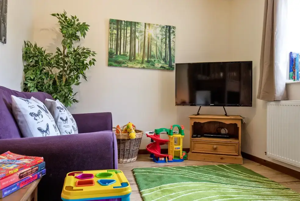 Lounge at Oliver's Mill with shared Indoor Pool, Sports Court & Play Area