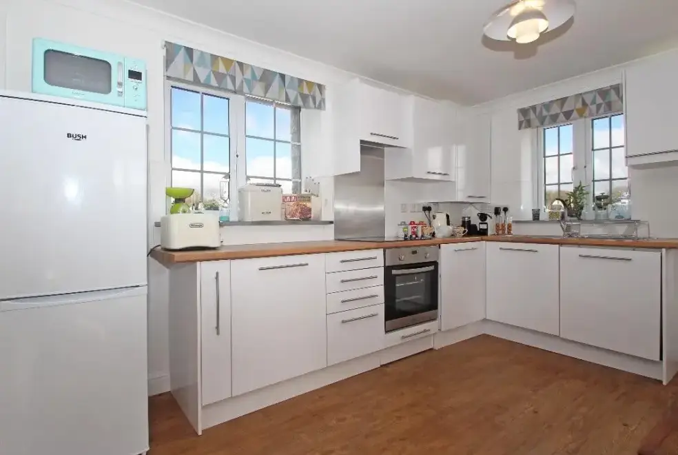 Well equipped kitchen at Omalast