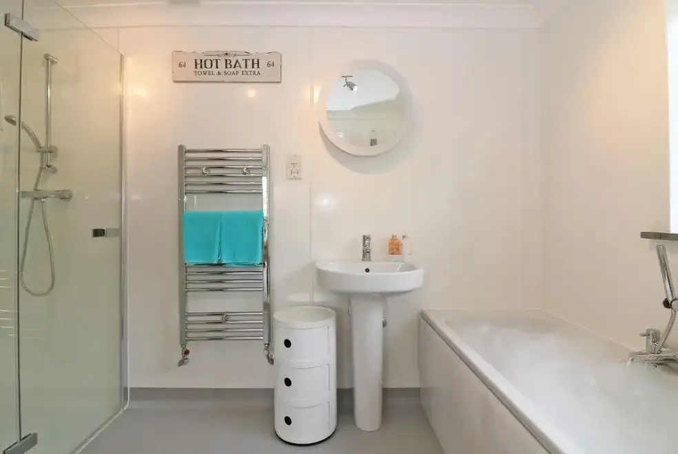 Shower room at Omalast