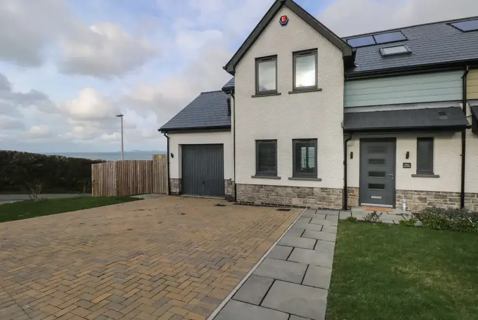 Surrounding area near One Sand Banks