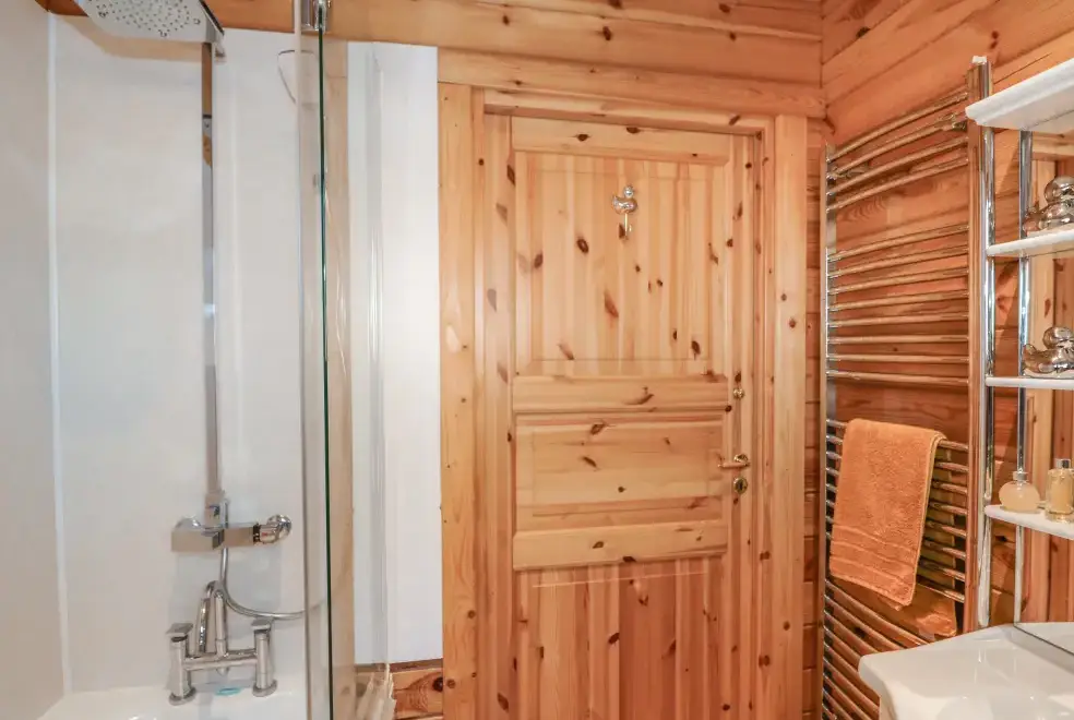 Shower room at Osprey Lodge