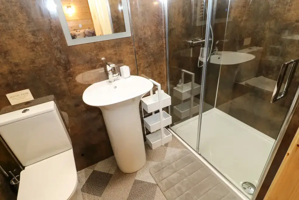 Shower room at Otters Holt