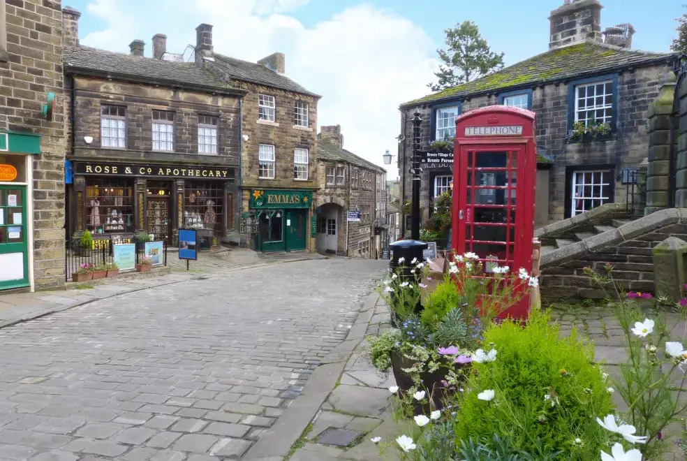Over The Arch Retreat, from the outside