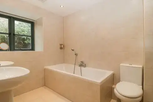 Family bathroom at Owl Barn, Herefordshire